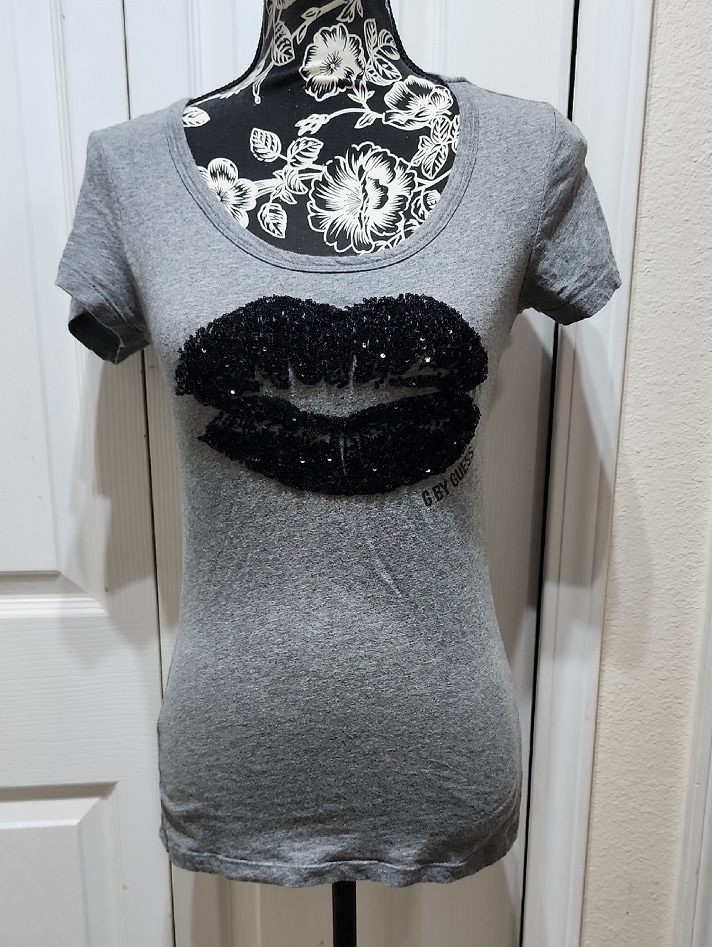 G by Guess Gray Tee with Black Sequin Lip Graphic S